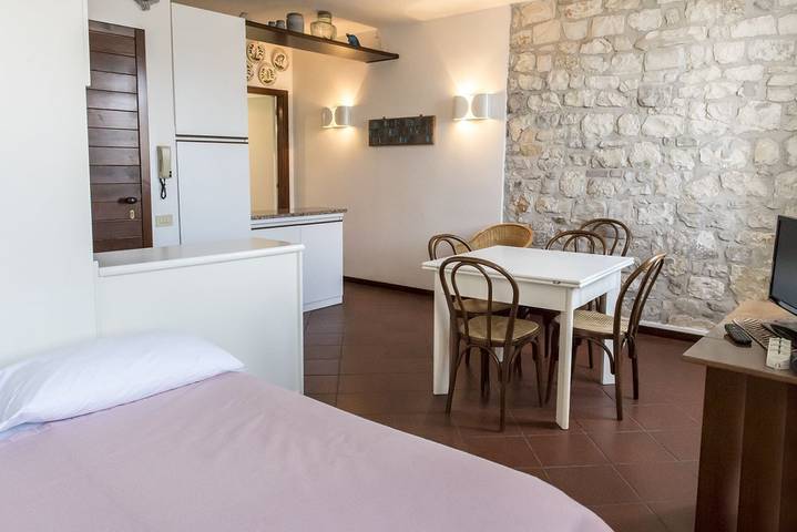 Appartamento intero, S159 - Sirolo, monolocale nei vicoli in Sirolo, Riviera del Conero