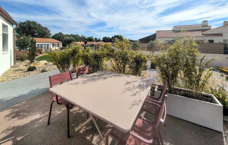 Appartement confortable avec jardin et parking, à 700 m d'un restaurant 4*. in Talmont-Saint-Hilaire, Vendée
