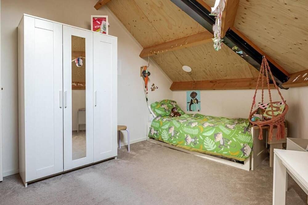 Spacious house with garden and free parking near Gouda center in Gouda, Groene Hart