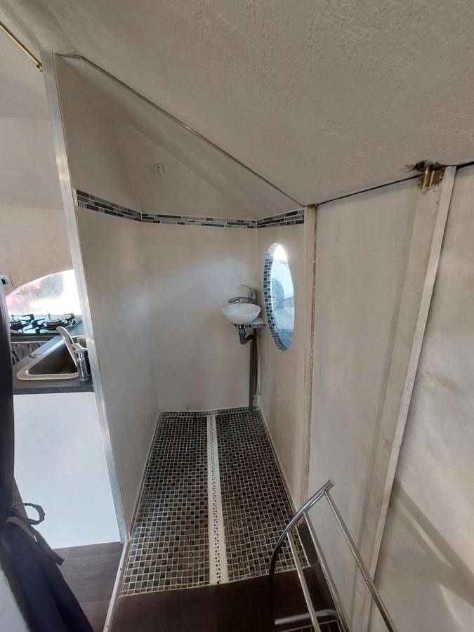 Bateau pour 2 personnes, avec terrasse ainsi que vue et jardin, animaux acceptés en Bourgogne-Franche-Comté - 3