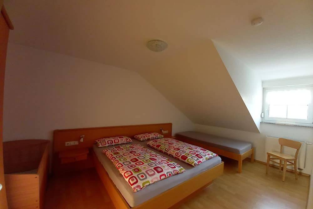 Ferienhof Metzler Fewo Kastanie oder Reneklode in Bodnegg, Region Bodensee-Oberschwaben