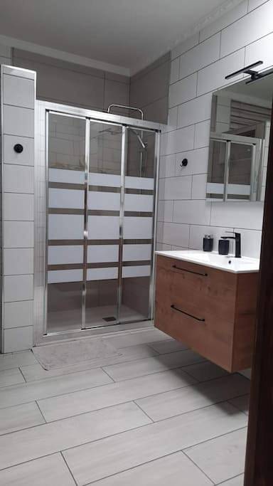 Location de vacances pour 5 personnes, avec vue et terrasse dans Tetir - 3