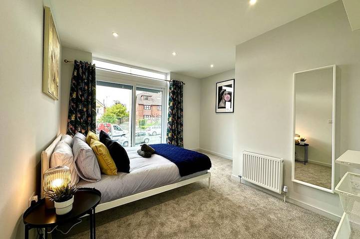 Stunning Brand New House - Sleeps 6 - Free Parking in Poole, Poole Harbour