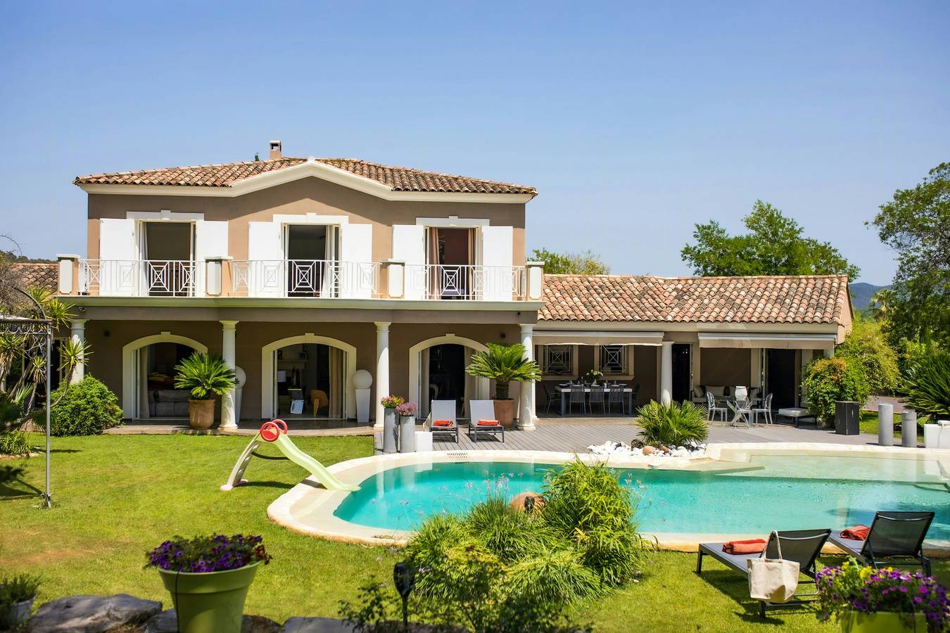 Provenzalische Villa mit Waldblick und Pool in La Crau, Toulon Region