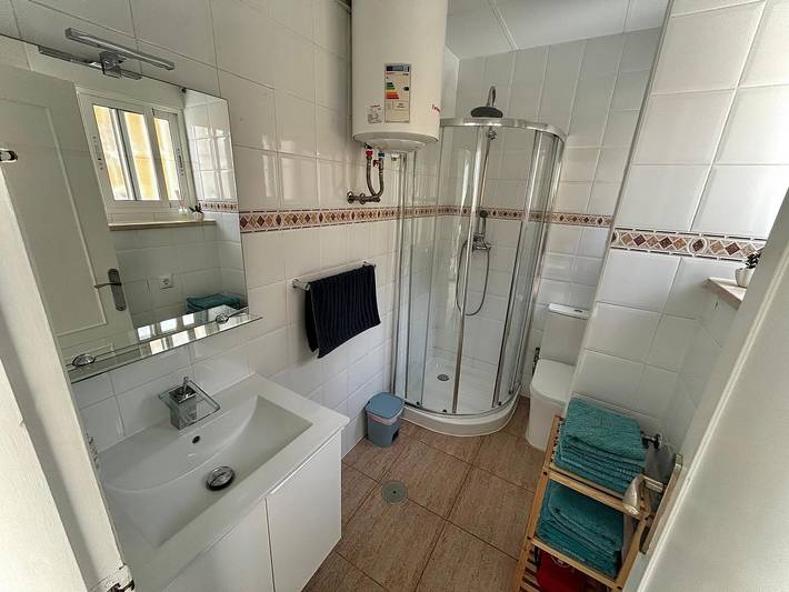 Gîte pour 6 personnes, avec vue sur l’océan ainsi que terrasse et jardin, adapté aux familles à Carthagène - 4