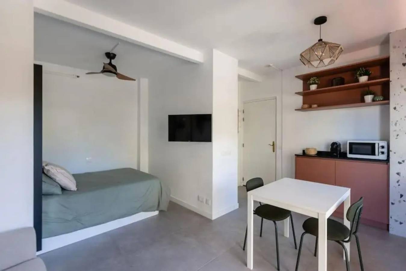 Entire studio, Patagonia Suite Holiday Apartment with Balcony and Wi-Fi in Playa Jardin, Puerto de la Cruz