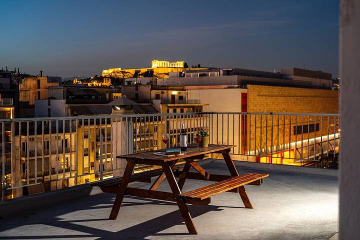 Ganze Wohnung, Ferienwohnung für 6 Personen mit Balkon in Zentral-Athen, Athen