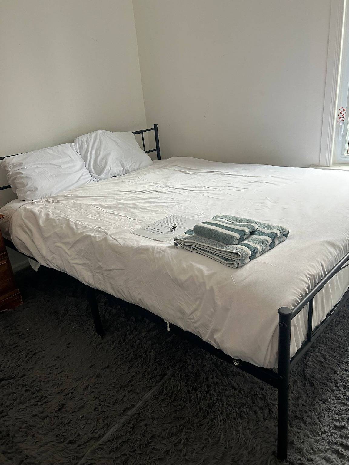 Habitación privada cómoda y acogedora en una casa compartida in Toronto, Lago Ontario (Kanada)