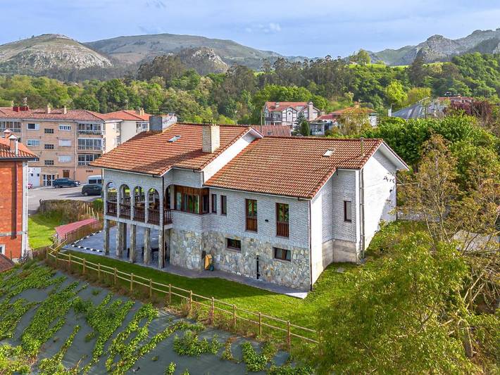 Chalet para 12 personas, con jardín y vistas, Se admiten mascotas en Trasmiera - 2