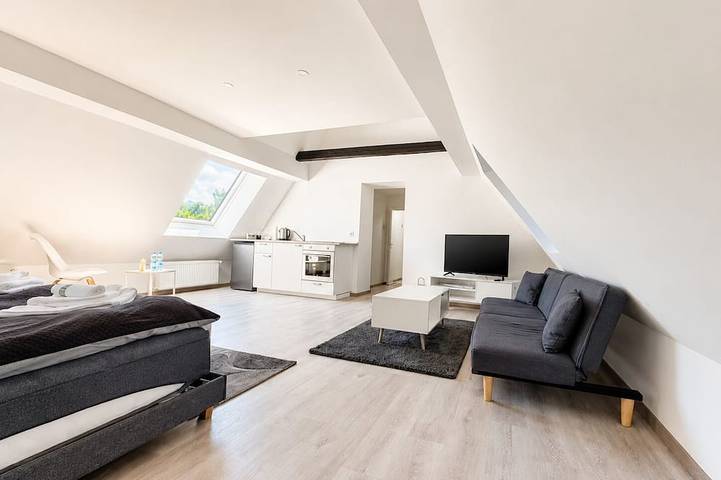 Ganze Wohnung, Modernes Dachstudio mit Küche & kostenlosem Parkplatz in Bielefeld, Nordrhein-Westfalen