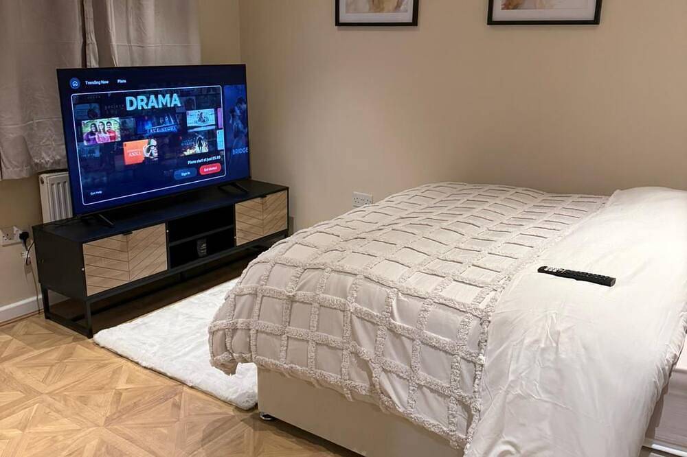 Prime 1-bedroom in a house in Watford in Watford, Hertfordshire