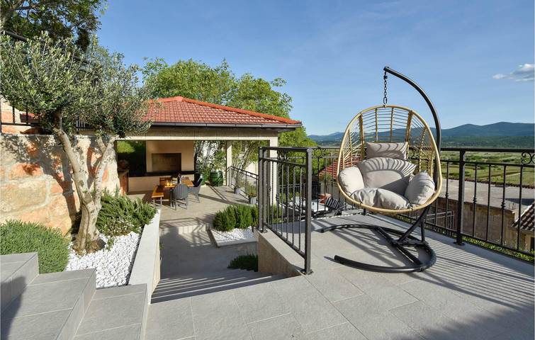 Modernes Apartment mit Pool, Terrasse und WLAN, in der Nähe von Fluss und See in Makarska Riviera