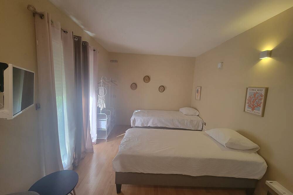 Charming Villa with swimming pool, not overlooked, view of vineyards in Usclas-d'Hérault, Costa mediterránea (Francia)