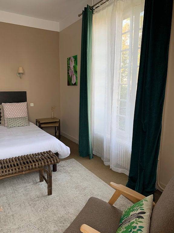 Le 14 St Michel - Chambre double confort + douche in Josselin, Région de Pontivy