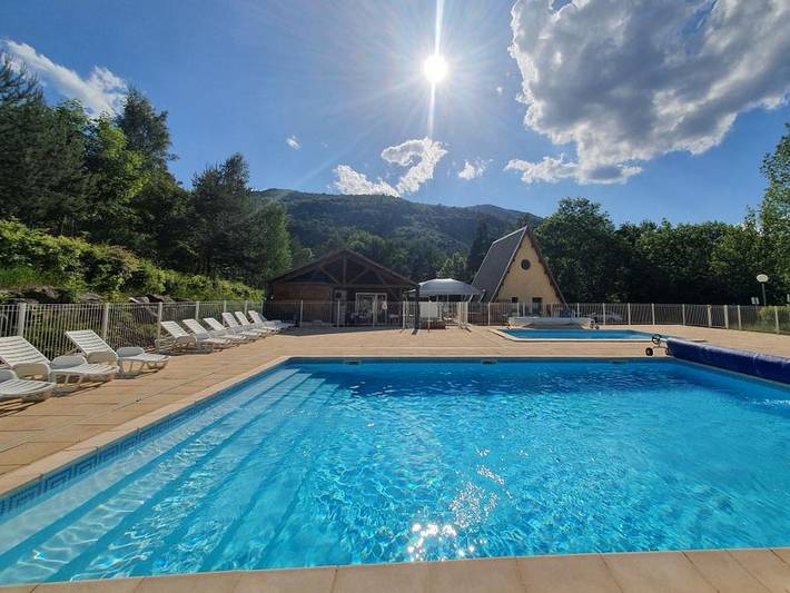 Chalet pour 6 personnes, avec Jardin et Bassin pour enfant