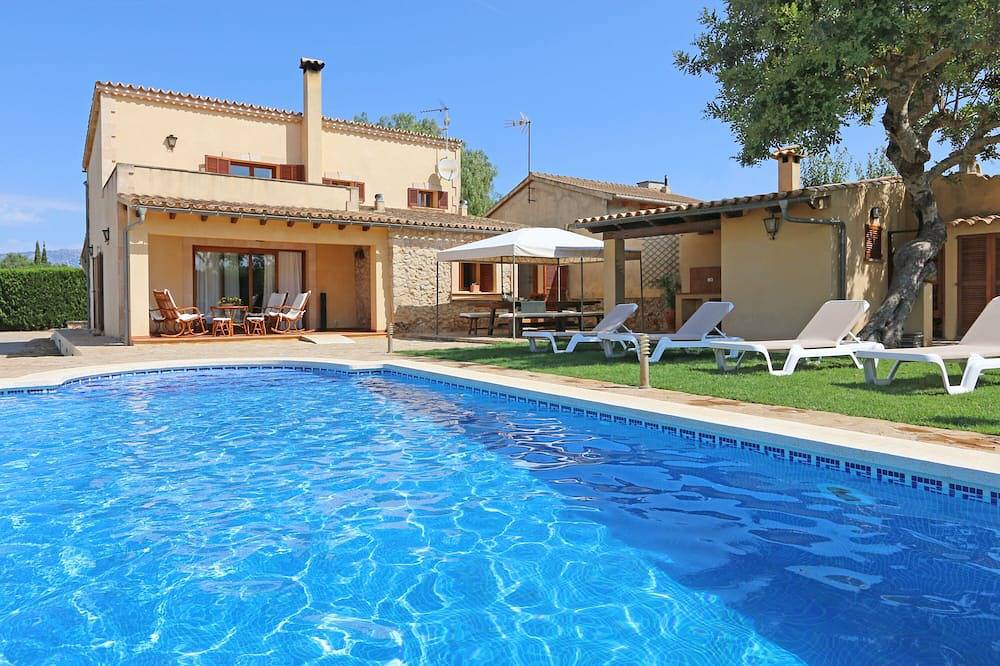 Finca Marti Ferrer: private swimming pool, garden, barbecue, Wifi, air conditioning. in Inca, Majorca Center