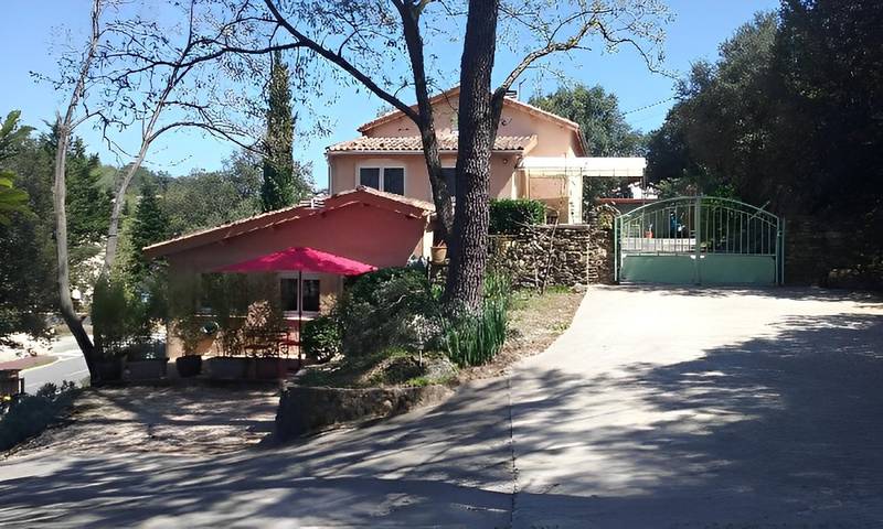 Gîte pour 4 personnes, avec jardin et terrasse