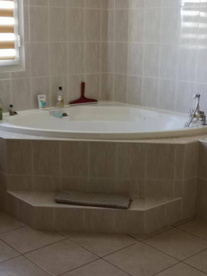 Chambre d’hôte pour 2 personnes, avec vue ainsi que terrasse et jardin