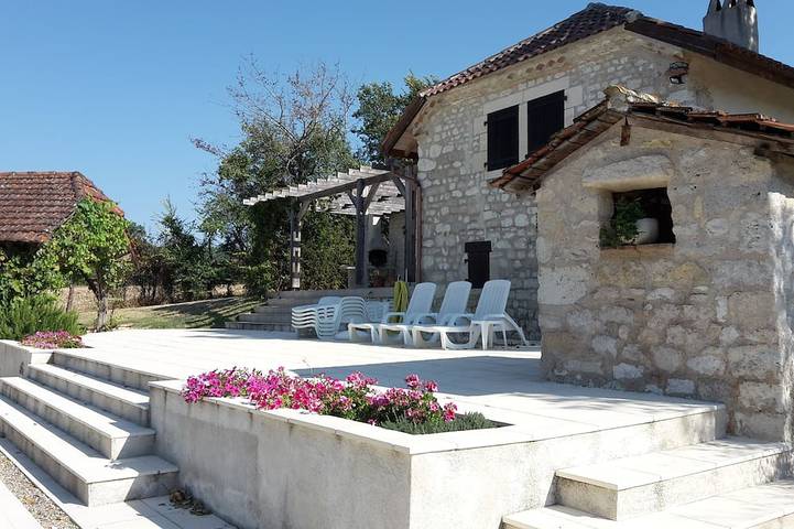 Gîte pour 10 personnes, avec jardin et terrasse à Labarthe