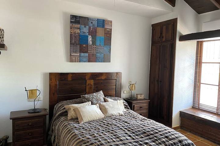 Spacious 3 Bedroom Townhome with Stunning Mountain Views in Benahavis Village in Val de Guadalmina, Benahavís