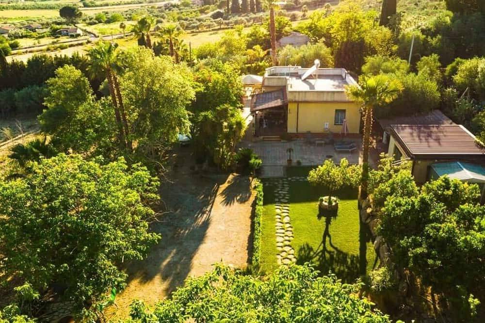 Charming Mediterranean Villa: Huge Park, Total Privacy. Dhc in Pietraperzia, Enna Provinz