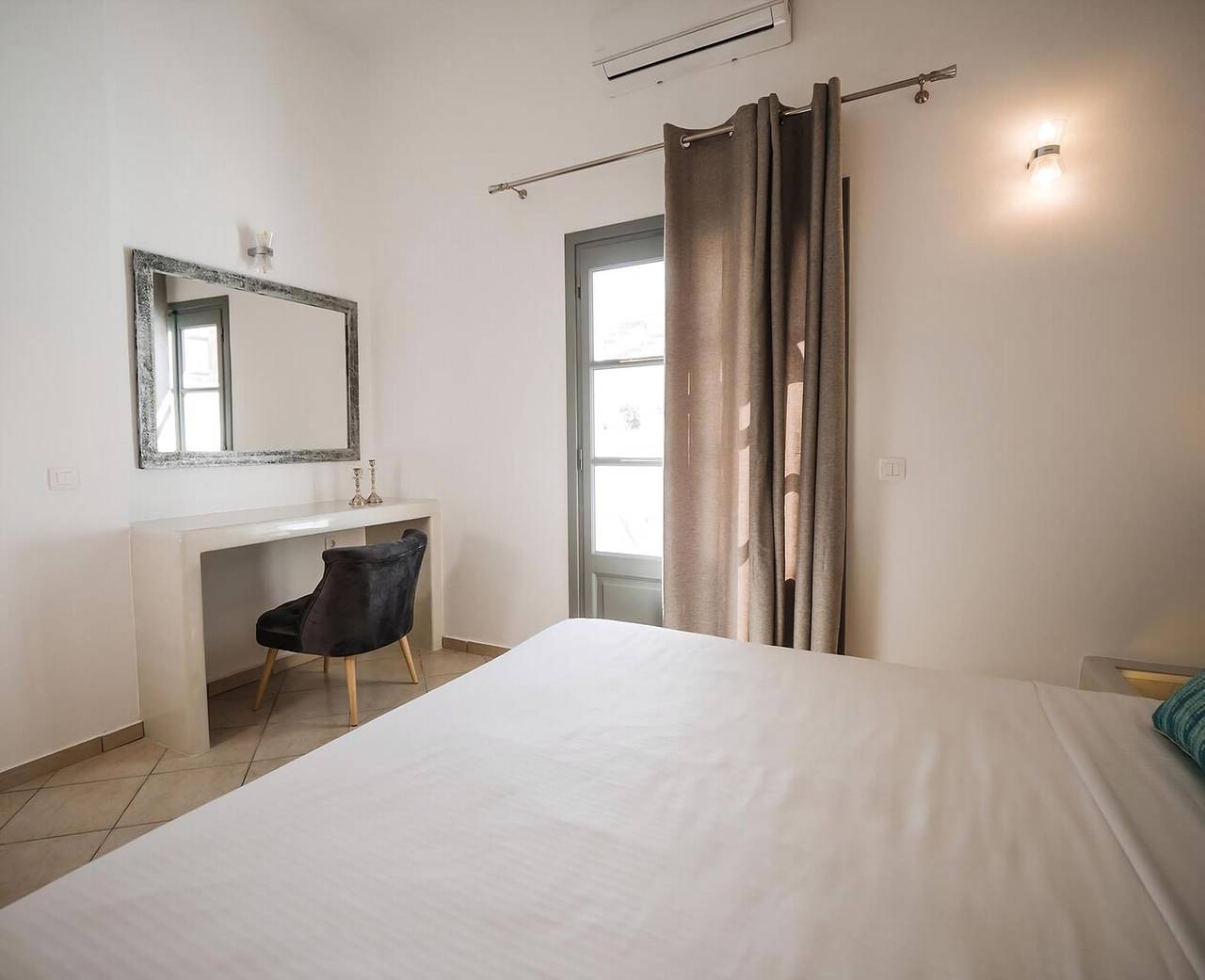 Superb Santorini Suite | Nautica Suite | 1 Bedroom | Private Terrace with Jacuzzi | Outdoor Dining Area | Imerovigli in Firostefani, Imerovigli