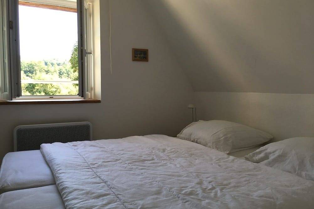 House / villa - 6 rooms - 6/7 persons in Montvalent, Massif Central