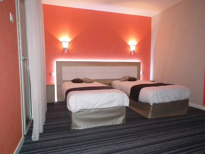 Hôtel pour 2 personnes, avec sauna ainsi que terrasse et piscine, animaux acceptés à Chantonnay - 3