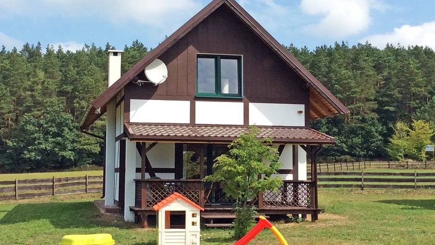 Dom dla 5 osób, z ogród i taras w Jezioro Żarnowieckie