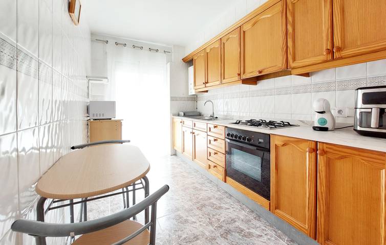 Apartamento vacacional entero, Apartamento junto a la playa con WiFi, aire acondicionado y aparcamiento in Vinaroz, Costa del Azahar