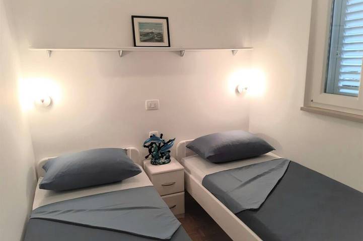 Ganze Wohnung, Wohnung Mit Grosser Terrasse Und Magnificant Sea View, 300 m Vom Strand in Raša, Ostküste Istrien