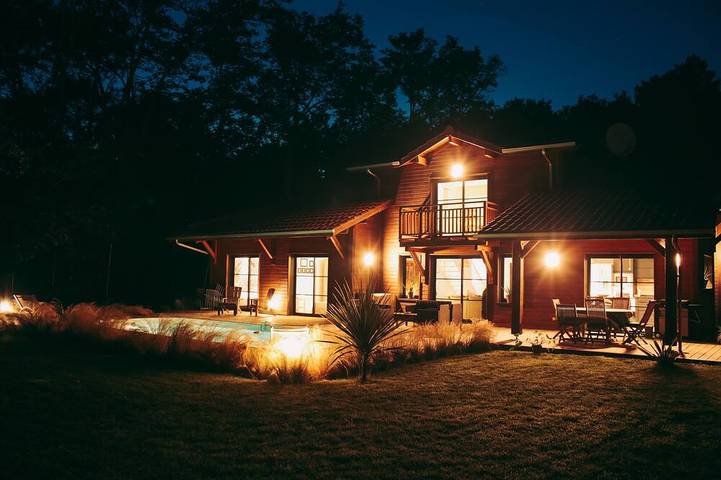 Chalet para 8 personas, con jacuzzi además de jardín y balcón - 1