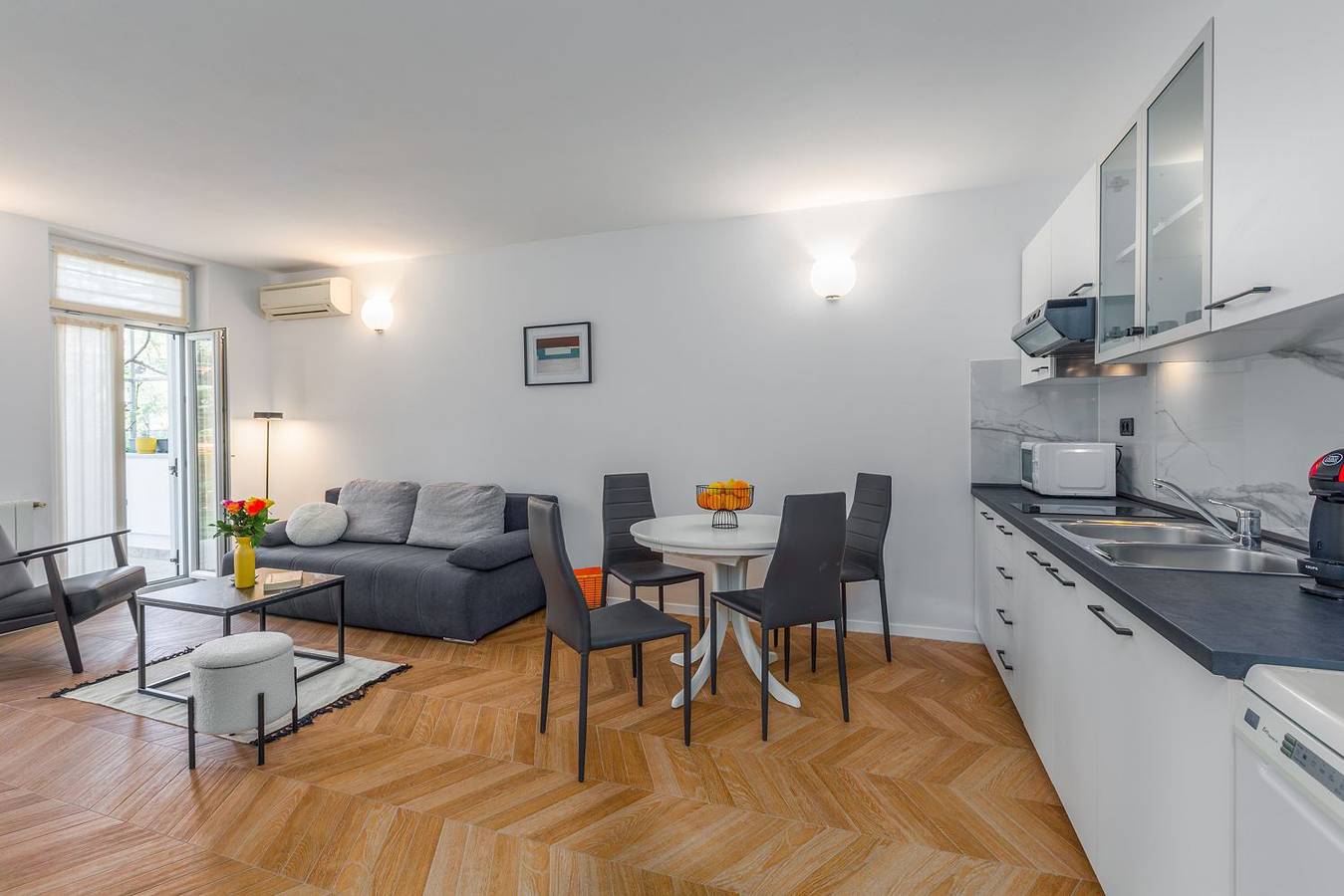 Appartamento intero, Malerisches Apartment mit mediterranem Garten - nur 450 Meter zum Strand in Parenzo, Parenzo (Grad)
