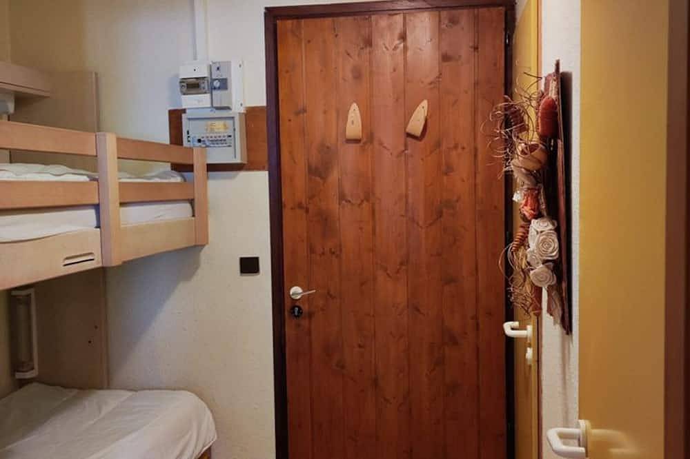 Apartamento entero, Estudio céntrico para 4 personas, cerca de pistas y comercios. in Les Carroz, Arâches-la-Frasse