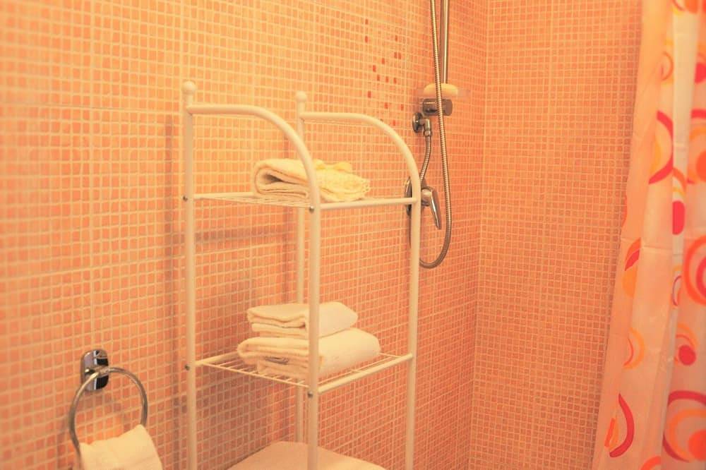 Entire apartment, House \"Al vico dei lemons\" between the countryside and the sea in Sant'Alessio Siculo, Messina Province