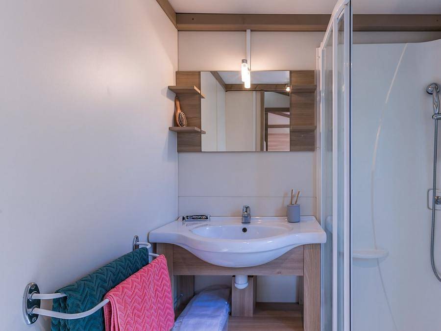 Camping Neptuno  - Chalet 5 personen - Chalet | Classic | 2 Schlafz. | 5 Pers. | Erhöhte Terrasse in Pals, Costa Brava