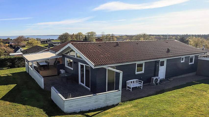 Ferienhaus für 10 Personen, mit Whirlpool und Sauna sowie Terrasse in Eskov Strandpark