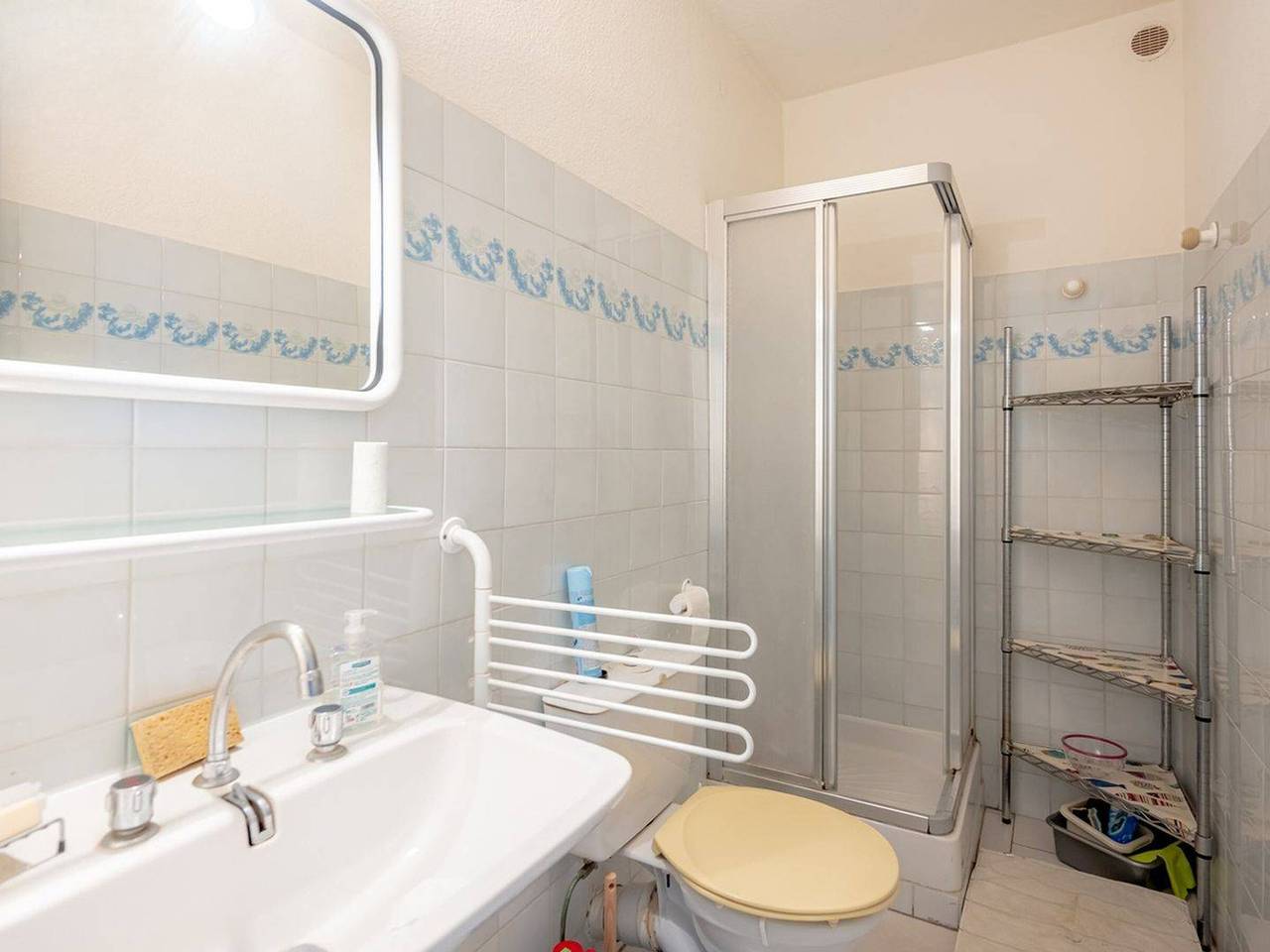 Appartement entier, Appartement chaleureux avec terrasse et parking au Lavandou in Plage d'Aiguebelle, Le Lavandou