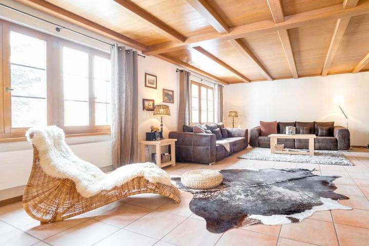 Hütte für 12 Personen, mit Balkon und Terrasse sowie Garten und Ausblick im Uri