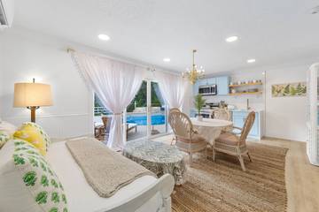 Vacation Rental for 4 Guests in Southwest Florida, Picture 2