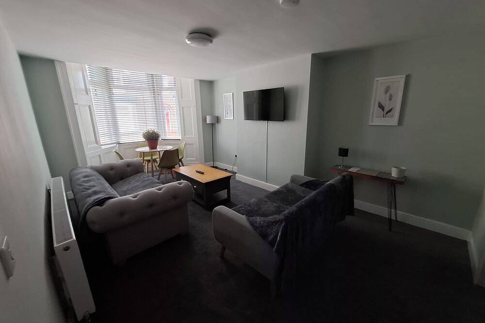 Stylish 4-Bed with Sauna /Jacuzzi City Centre Location near Stadium of Light in Sunderland