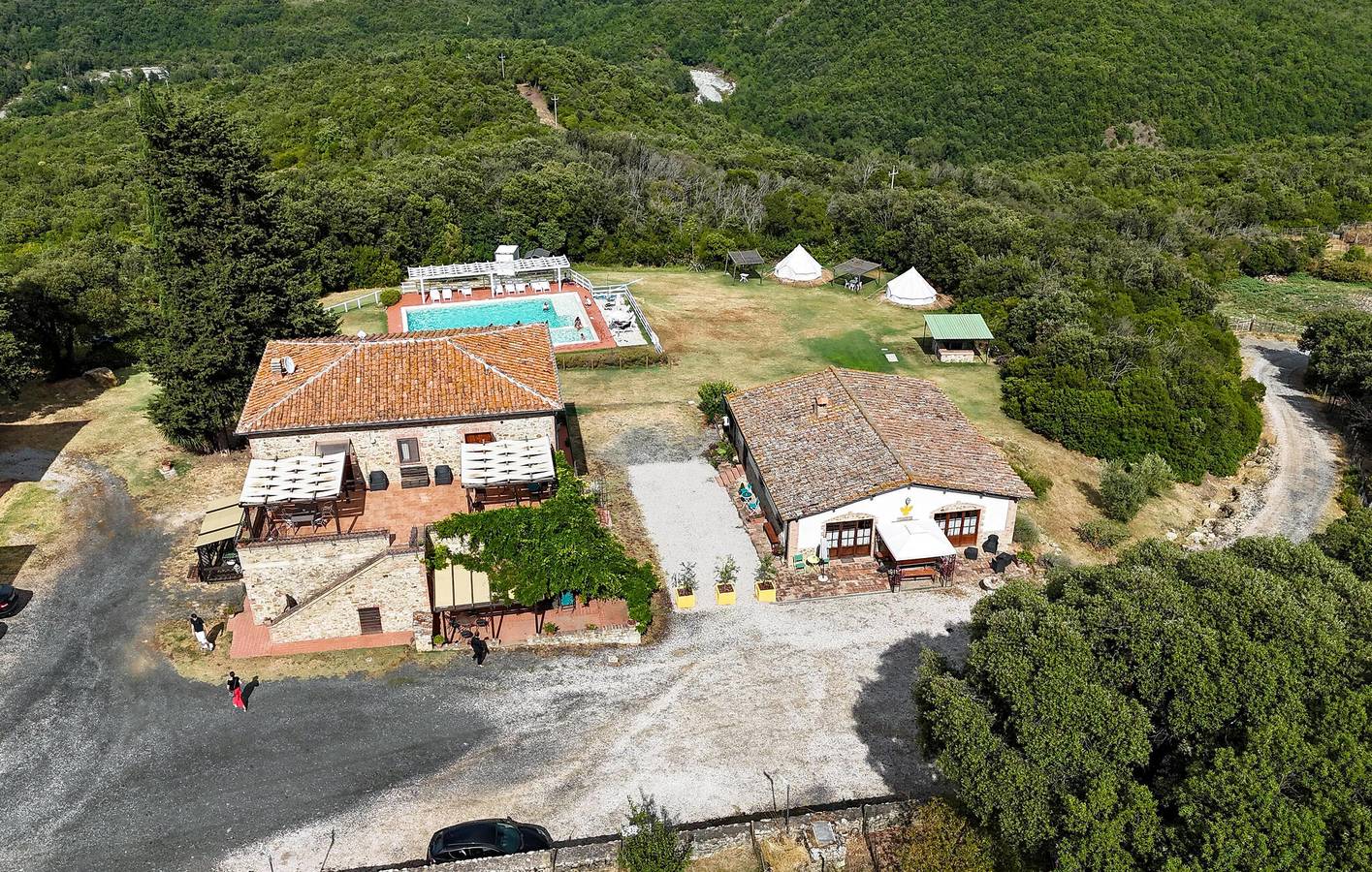 Appartamento intero, Appartamento a bordo piscina con parcheggio e cucina in Pomarance, Riserva Naturale di Monterufoli
