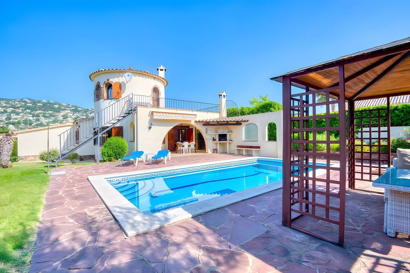 Villa Christine – Huis met privézwembad en vlakke tuin in Cabanyes, Calonge