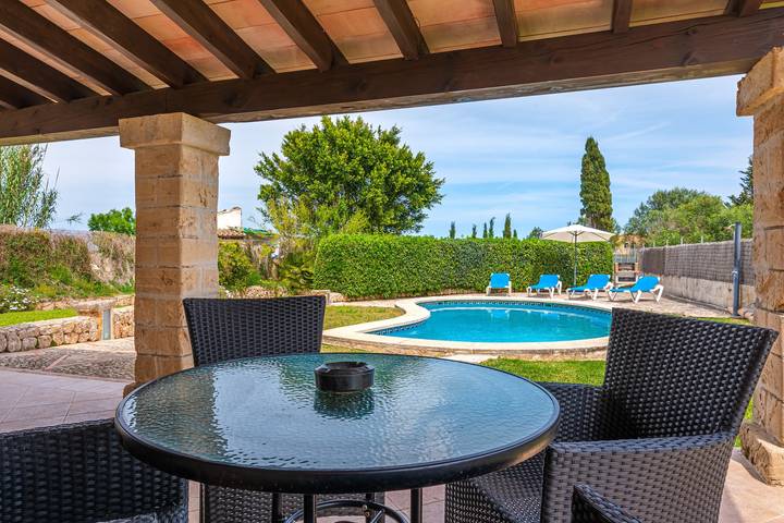 Villa "Pau" com vista para a montanha, piscina, Wi-Fi e terraços in Alcúdia, Costa de Maiorca