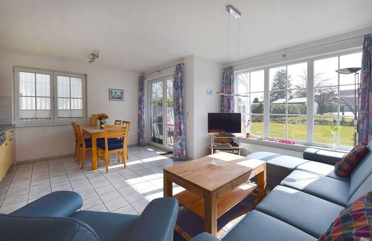 Ganze Wohnung, Ruhige Fewo, zentral, mit Gartennutzung, Süd-Terrasse, Waschmaschine, Wlan in Prerow, Fischland - Darß - Zingst
