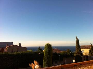 Chambre d’hôte pour 3 personnes, avec vue ainsi que piscine et terrasse à Cassis