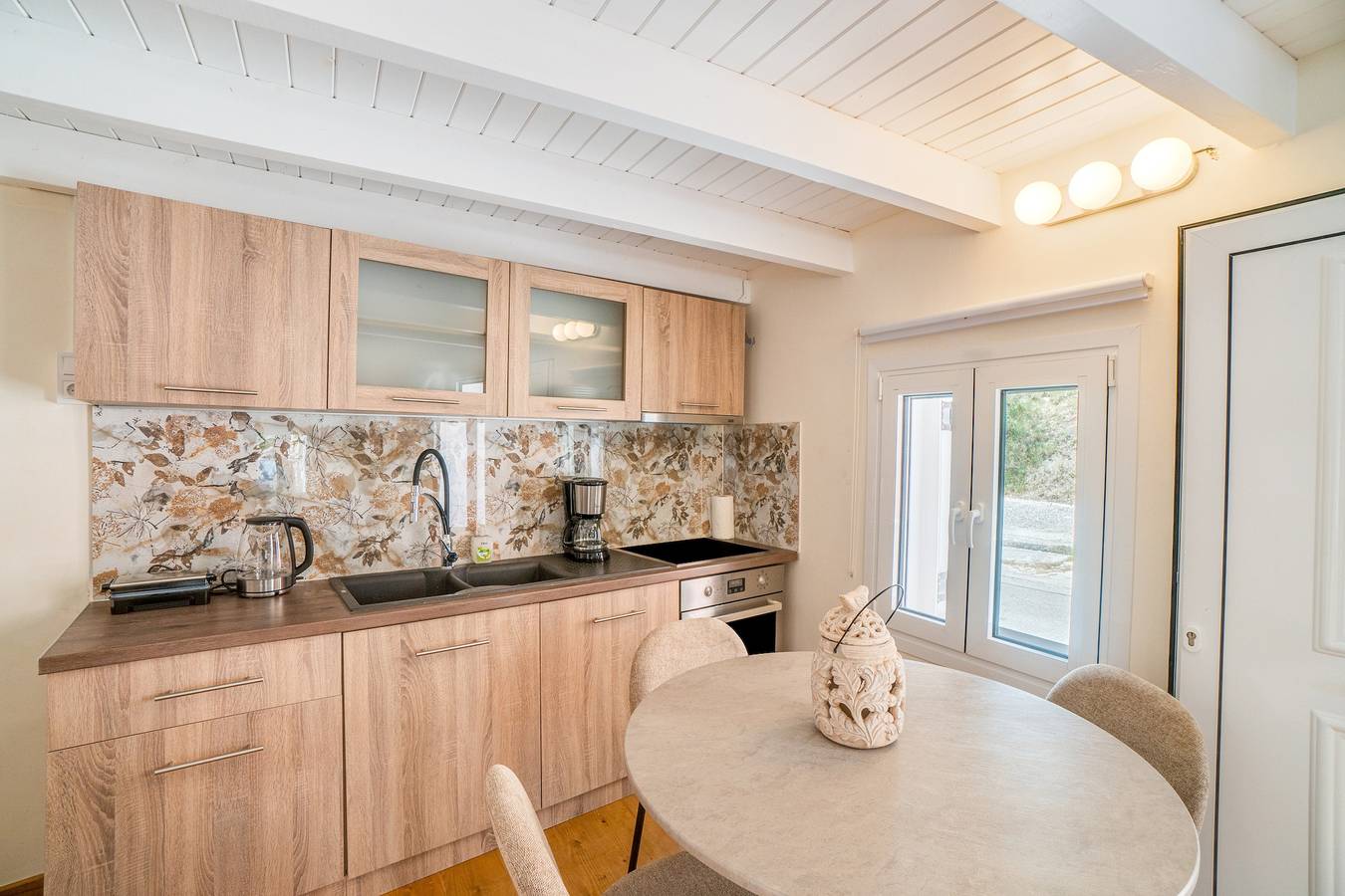 Appartement entier, Appartement "Villa Nicolas" avec vue sur les montagnes, Wi-Fi et climatisation in Corfou