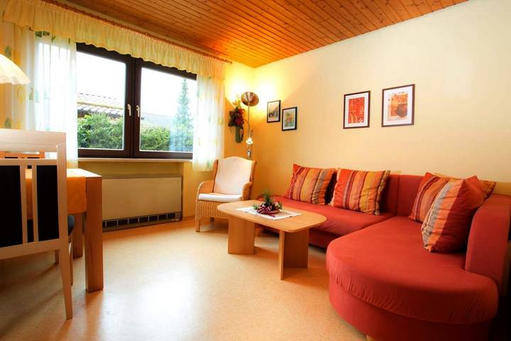 Ferienwohnung für 5 Personen, mit Terrasse und Garten sowie Ausblick