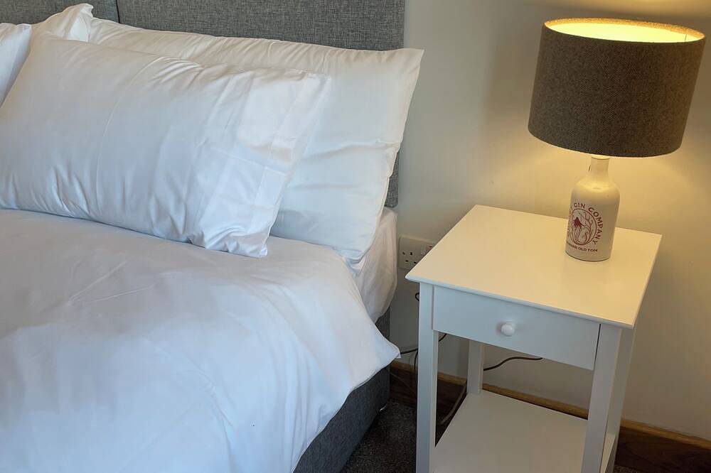 Switha- 3 bed home in Orkney, Scotland with hot tub and outstanding sea views in Orkney Inseln