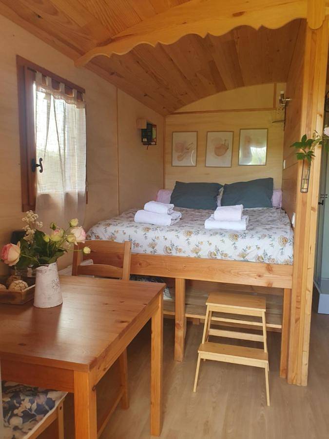 Chalet pour 2 personnes, avec Terrasse et Jardin ainsi que Piscine et Vue